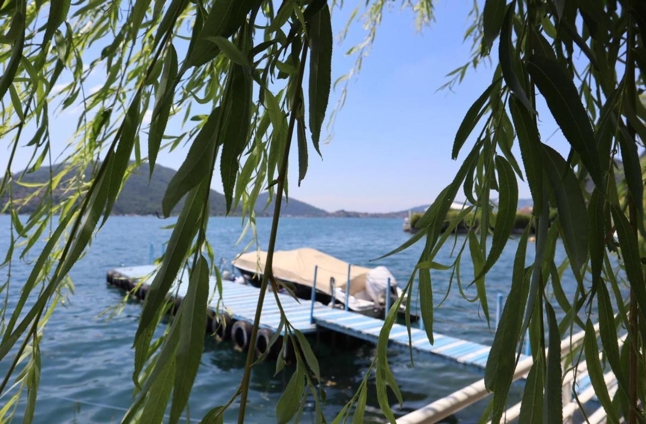 La Finestra "Sul Lago" Predore Exterior photo